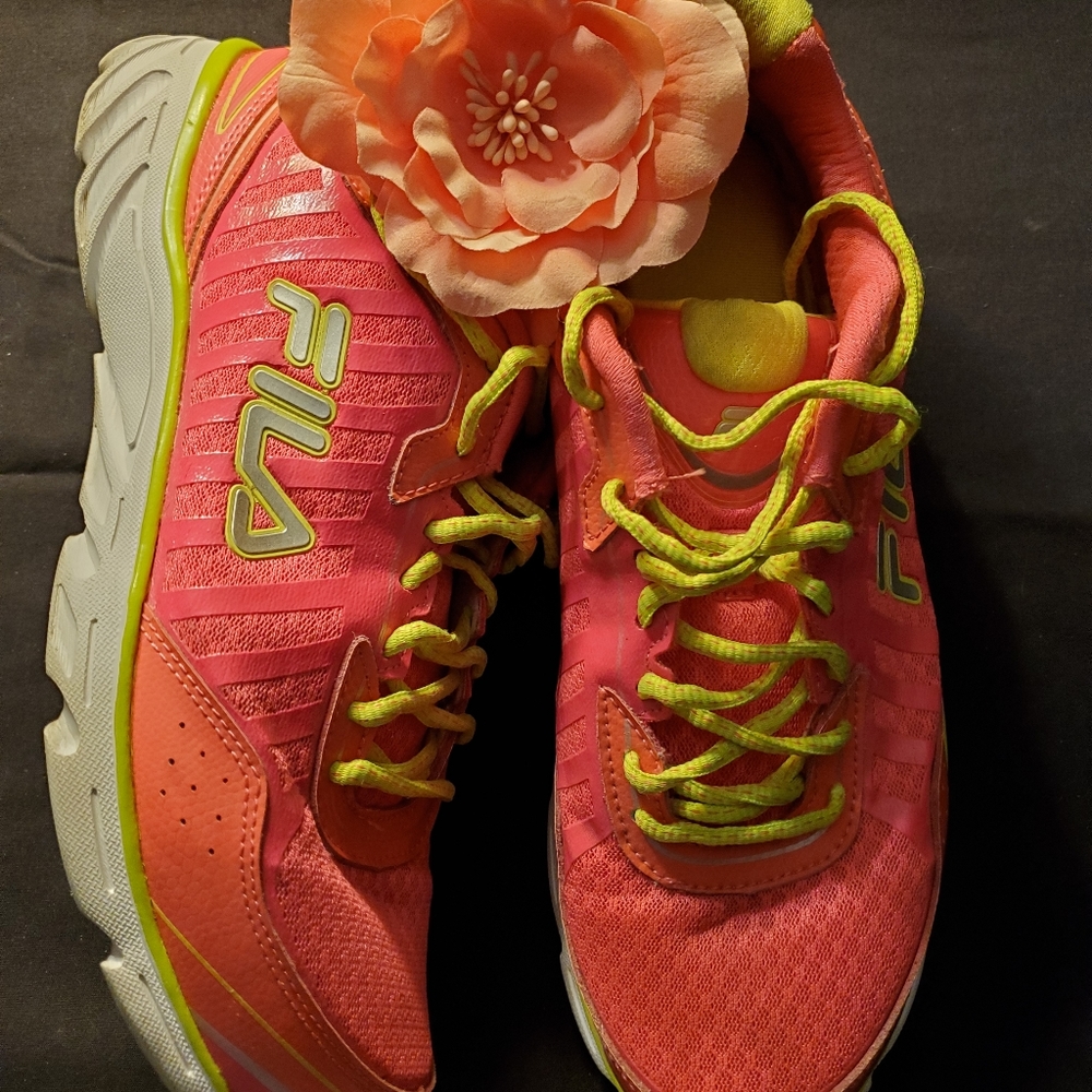 Ladies sneakers